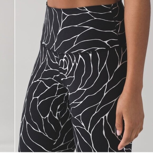 Lululemon Wunder Under Hi-Rise 1/2 Tight Full-On Luxtreme Radiate Rose Alpine - Picture 12 of 13